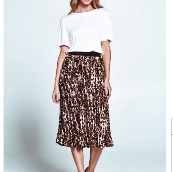 Leopard Print Pleated Skirt - Picture 1 of 1